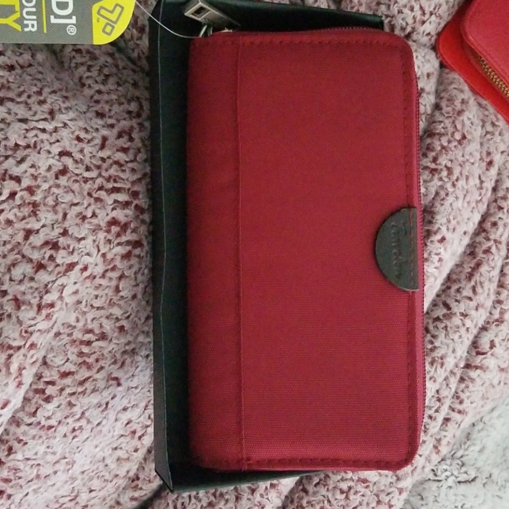 Travelon Wallet